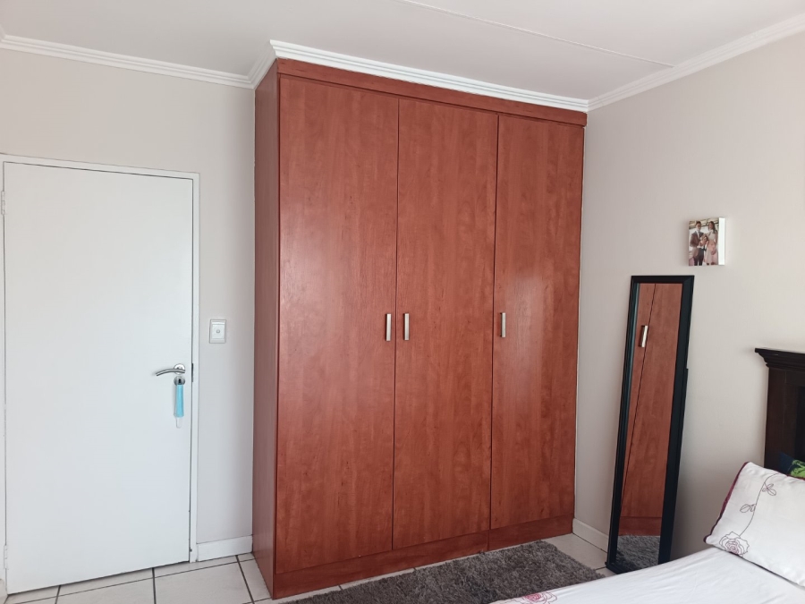 2 Bedroom Property for Sale in Sunninghill Gauteng