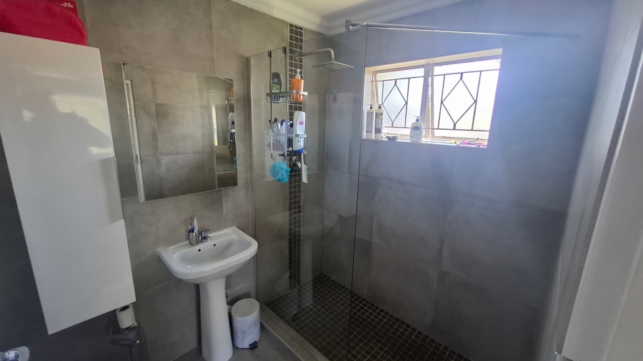  Bedroom Property for Sale in Eastleigh Gauteng