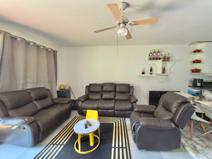 To Let 2 Bedroom Property for Rent in New Market Park Gauteng