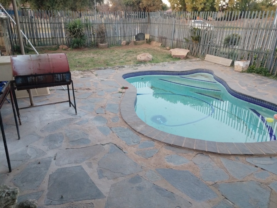 4 Bedroom Property for Sale in Rensburg Gauteng