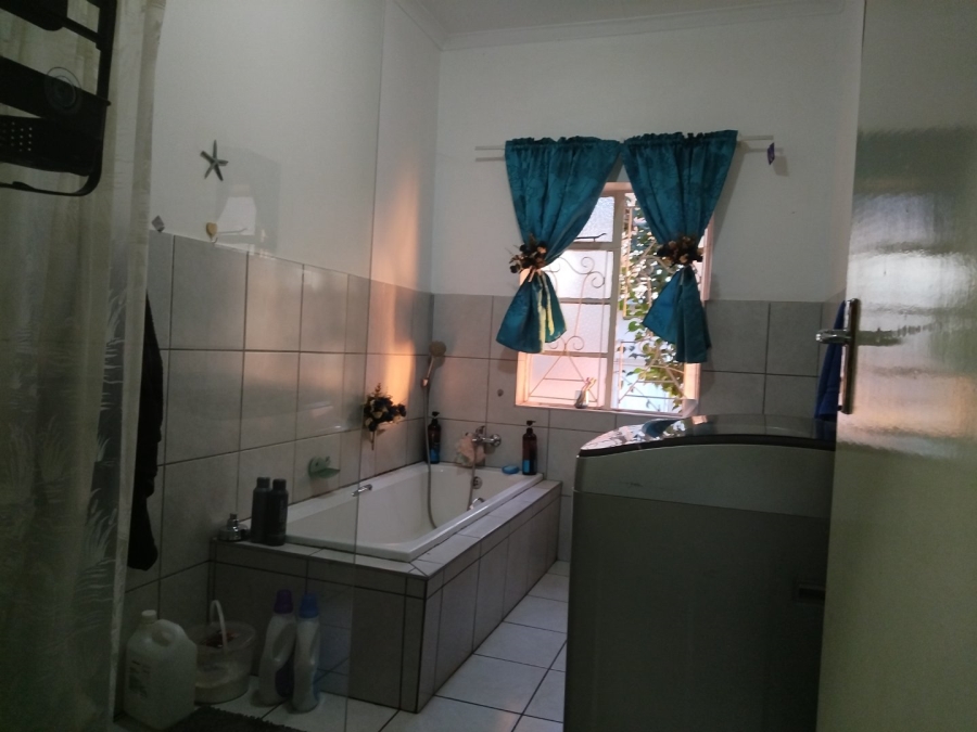 4 Bedroom Property for Sale in Rensburg Gauteng