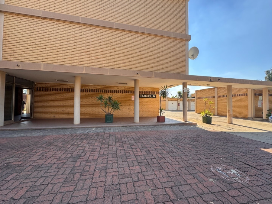 2 Bedroom Property for Sale in Three Rivers Proper Gauteng