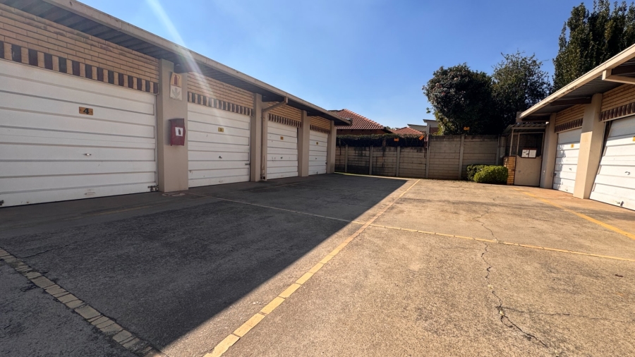 2 Bedroom Property for Sale in Three Rivers Proper Gauteng