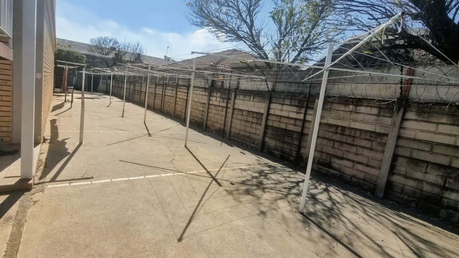 2 Bedroom Property for Sale in Three Rivers Proper Gauteng