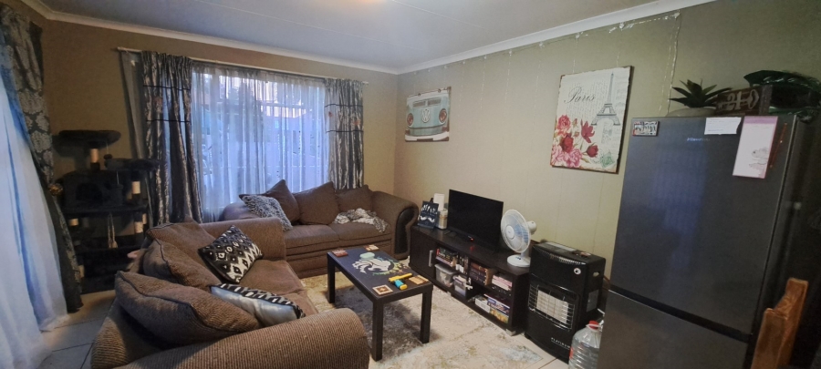 To Let 1 Bedroom Property for Rent in Edenvale Central Gauteng
