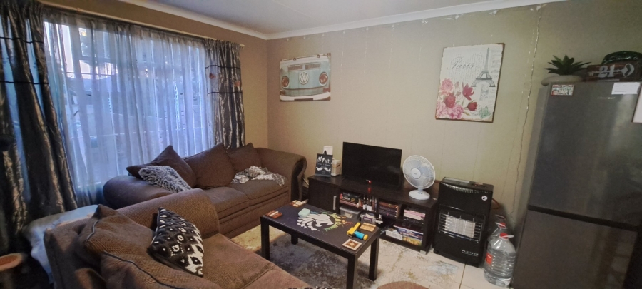 To Let 1 Bedroom Property for Rent in Edenvale Central Gauteng