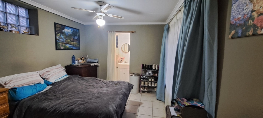 To Let 1 Bedroom Property for Rent in Edenvale Central Gauteng
