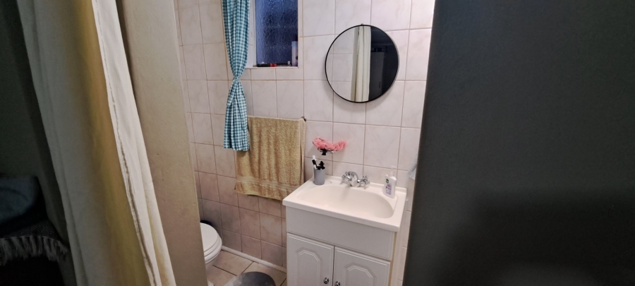To Let 1 Bedroom Property for Rent in Edenvale Central Gauteng
