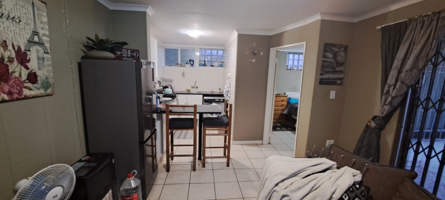 To Let 1 Bedroom Property for Rent in Edenvale Central Gauteng