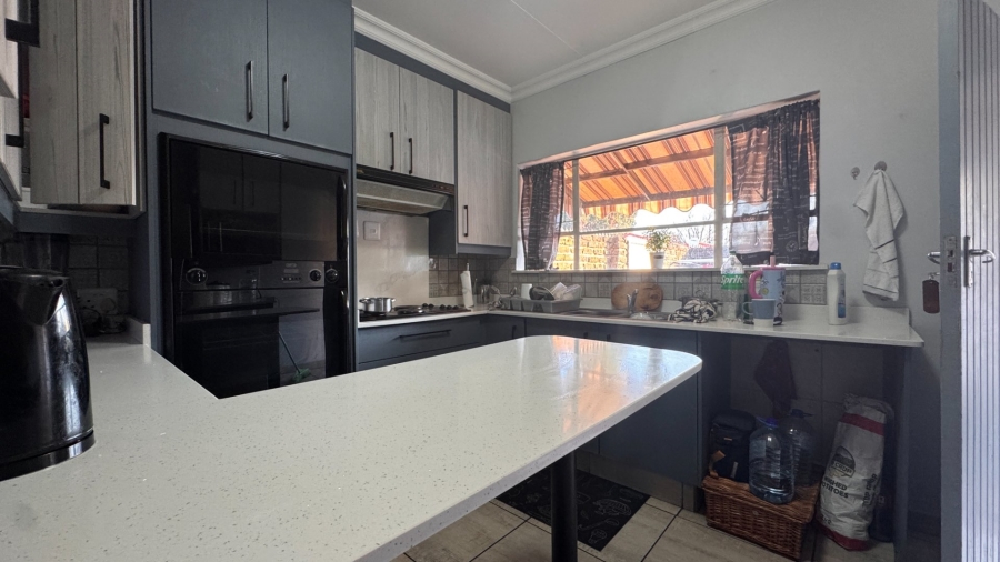 3 Bedroom Property for Sale in Three Rivers Gauteng