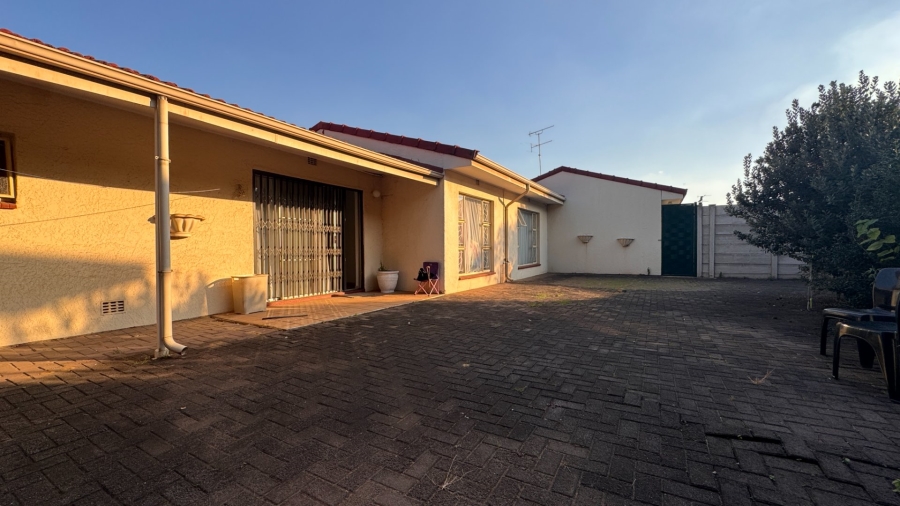 3 Bedroom Property for Sale in Three Rivers Gauteng
