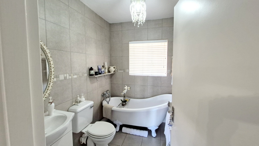 2 Bedroom Property for Sale in Rietvalleirand Gauteng