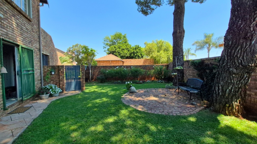 2 Bedroom Property for Sale in Rietvalleirand Gauteng