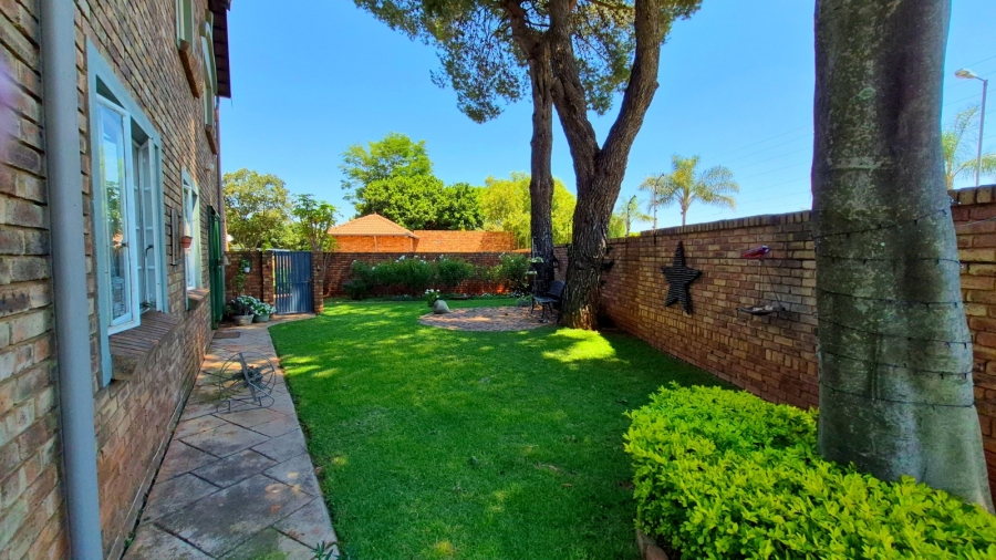 2 Bedroom Property for Sale in Rietvalleirand Gauteng
