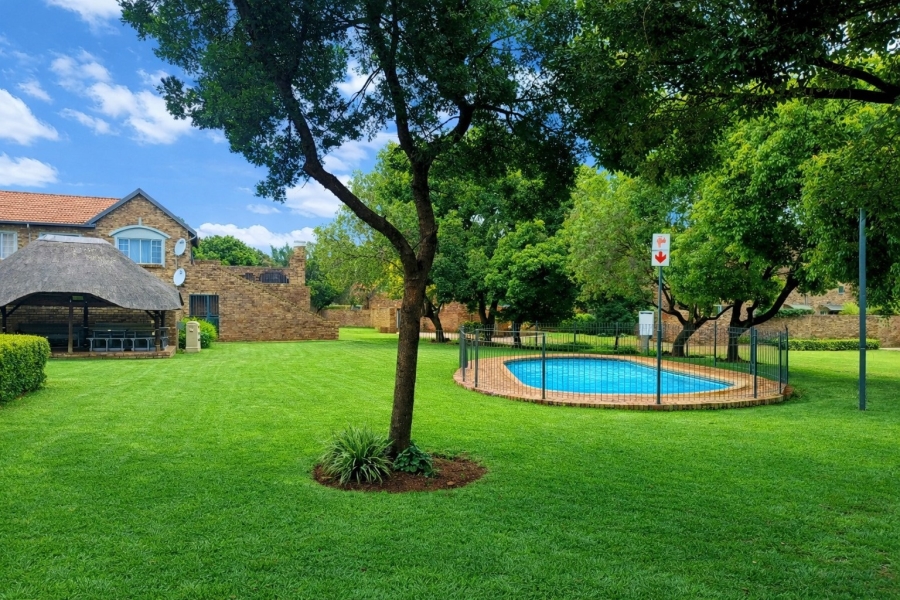 2 Bedroom Property for Sale in Rietvalleirand Gauteng