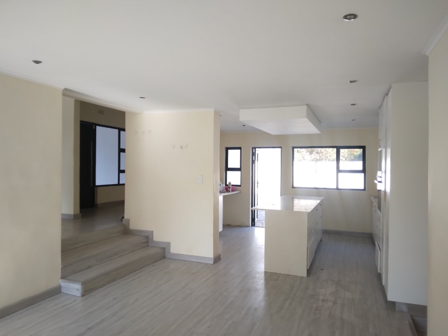 To Let 4 Bedroom Property for Rent in Fourways Gauteng