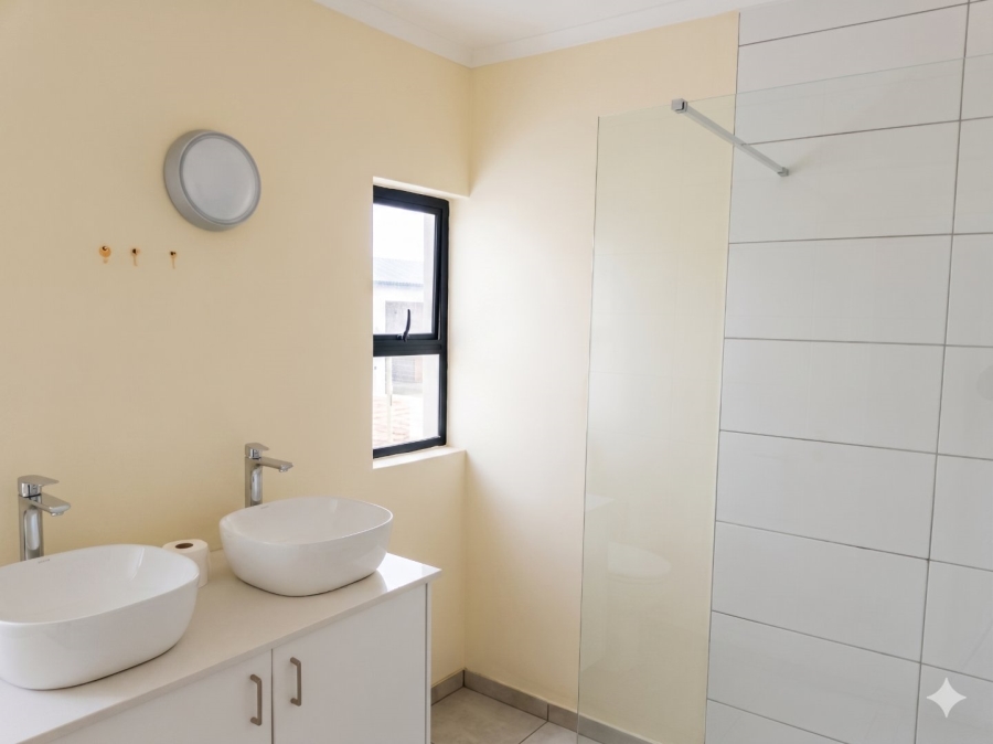To Let 4 Bedroom Property for Rent in Fourways Gauteng
