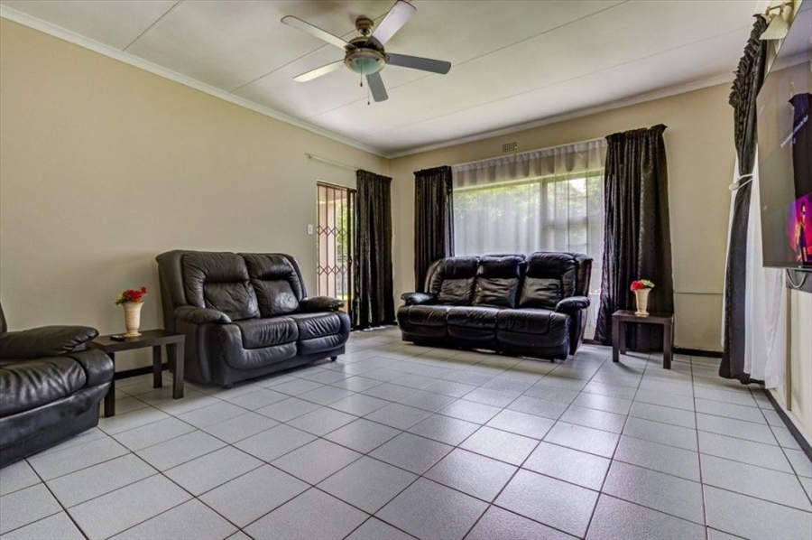 3 Bedroom Property for Sale in Glen Marais Gauteng