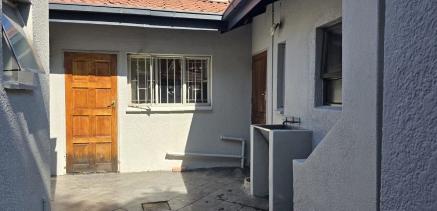 4 Bedroom Property for Sale in Garsfontein Gauteng