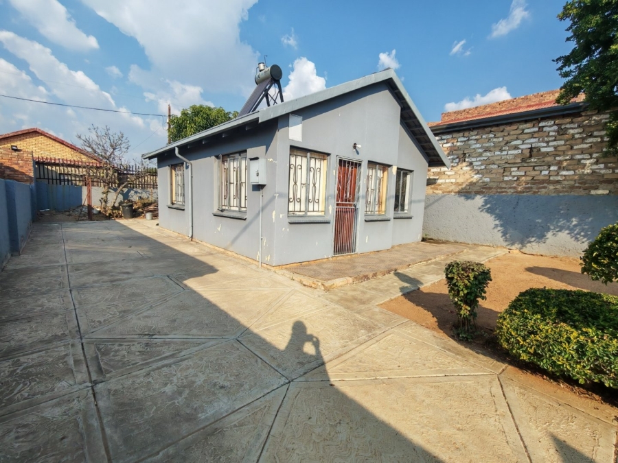 2 Bedroom Property for Sale in Soshanguve FF Gauteng