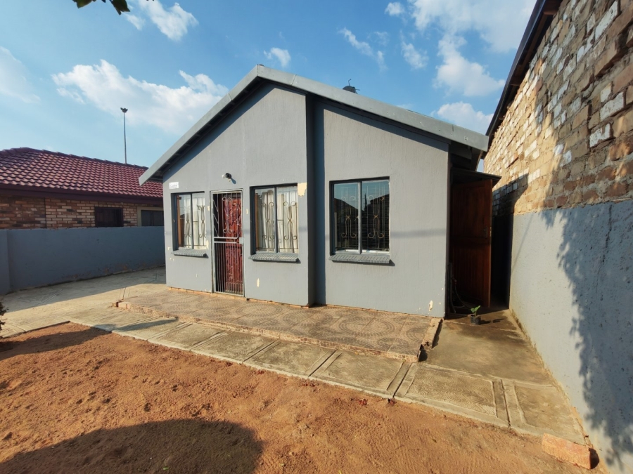 2 Bedroom Property for Sale in Soshanguve FF Gauteng