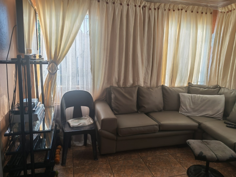 2 Bedroom Property for Sale in Soshanguve FF Gauteng