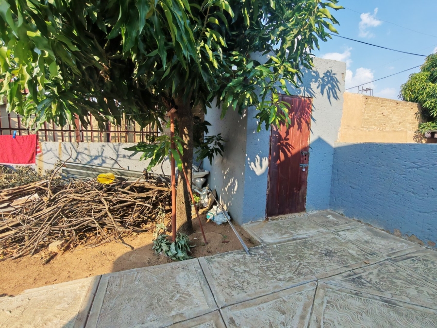 2 Bedroom Property for Sale in Soshanguve FF Gauteng
