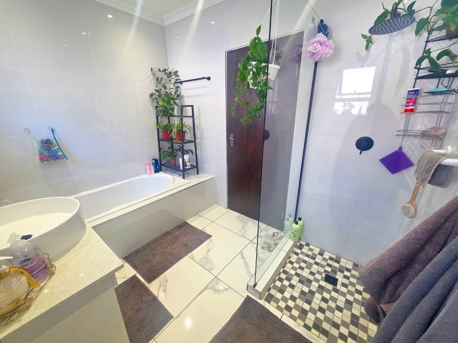 4 Bedroom Property for Sale in Sunward Park Gauteng