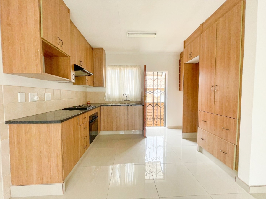 To Let 2 Bedroom Property for Rent in Kosmosdal Gauteng