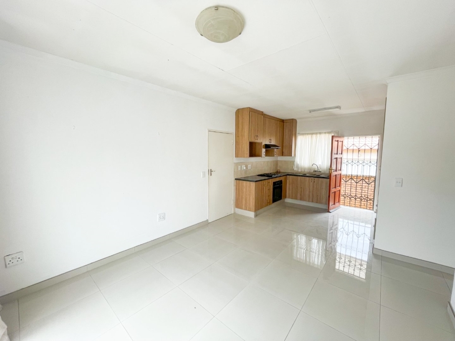 To Let 2 Bedroom Property for Rent in Kosmosdal Gauteng