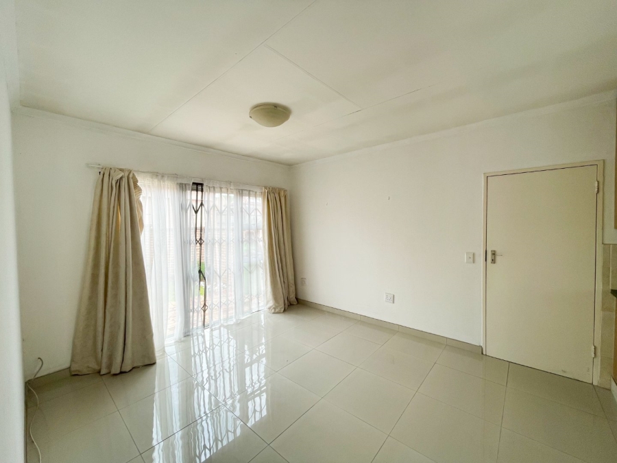 To Let 2 Bedroom Property for Rent in Kosmosdal Gauteng