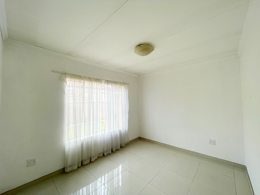 To Let 2 Bedroom Property for Rent in Kosmosdal Gauteng