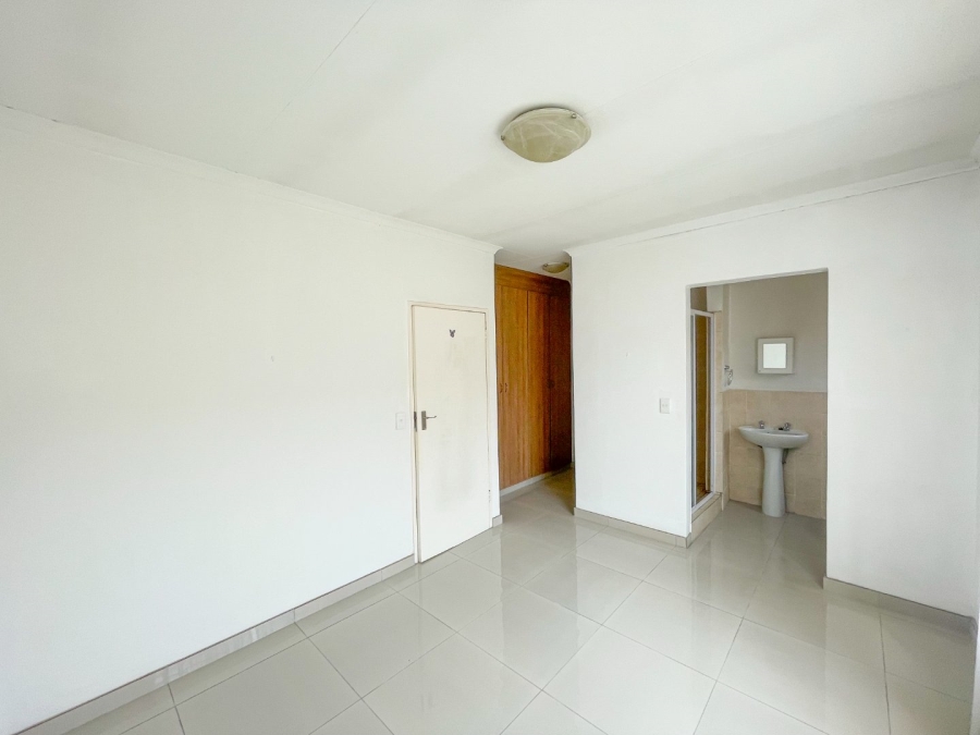 To Let 2 Bedroom Property for Rent in Kosmosdal Gauteng