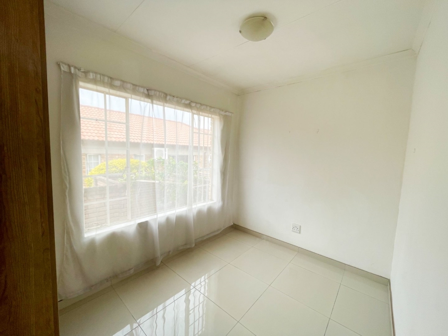 To Let 2 Bedroom Property for Rent in Kosmosdal Gauteng