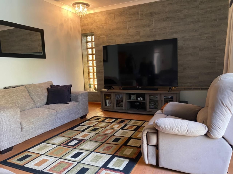2 Bedroom Property for Sale in Verwoerdpark Gauteng