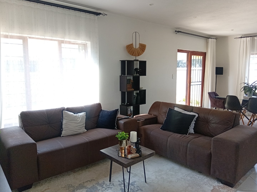 3 Bedroom Property for Sale in Bonaero Park Gauteng