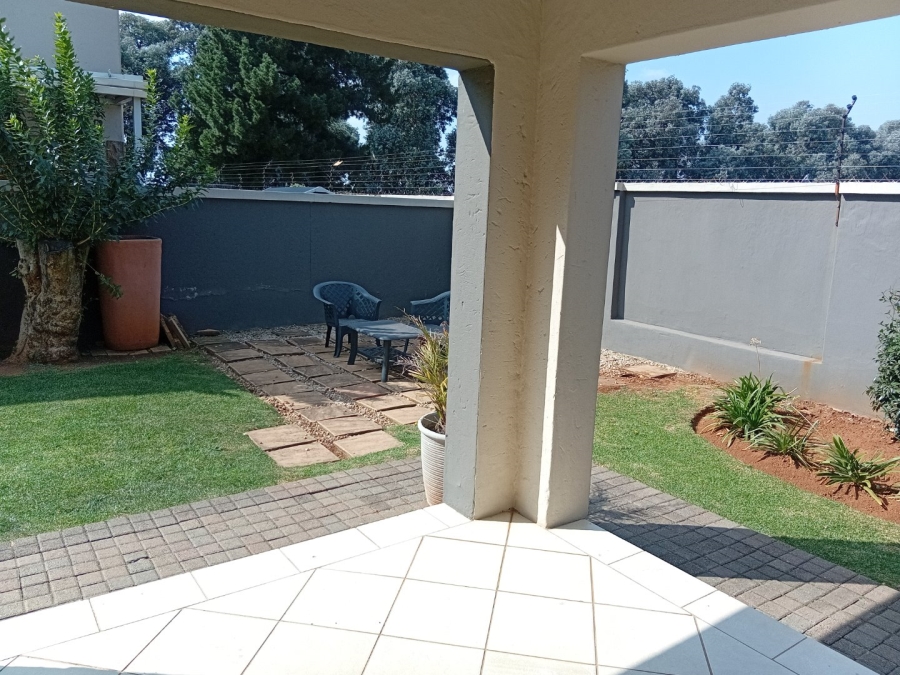 3 Bedroom Property for Sale in Bonaero Park Gauteng