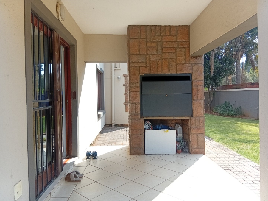 3 Bedroom Property for Sale in Bonaero Park Gauteng