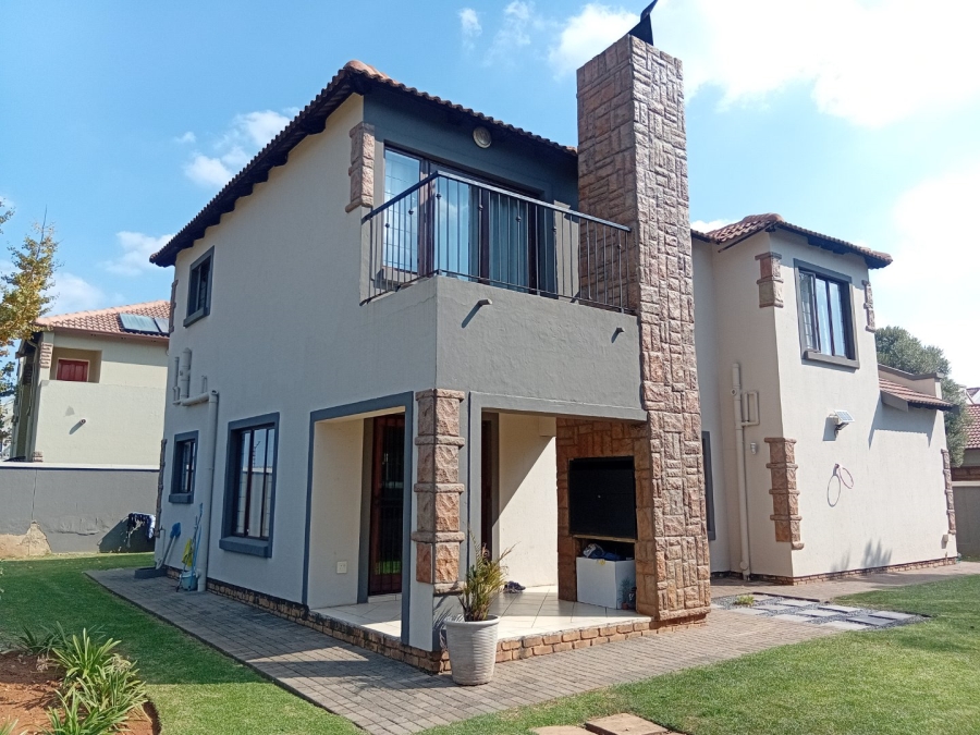 3 Bedroom Property for Sale in Bonaero Park Gauteng