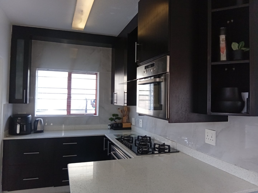 3 Bedroom Property for Sale in Bonaero Park Gauteng