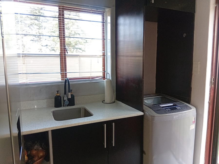 3 Bedroom Property for Sale in Bonaero Park Gauteng