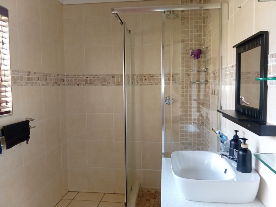 3 Bedroom Property for Sale in Bonaero Park Gauteng