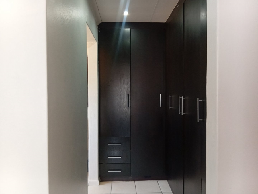 3 Bedroom Property for Sale in Bonaero Park Gauteng