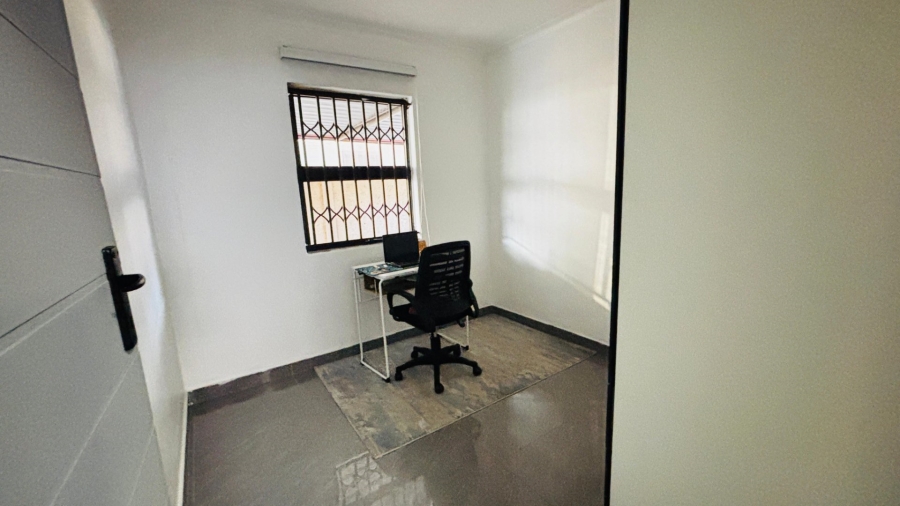  Bedroom Property for Sale in Palm Ridge Gauteng
