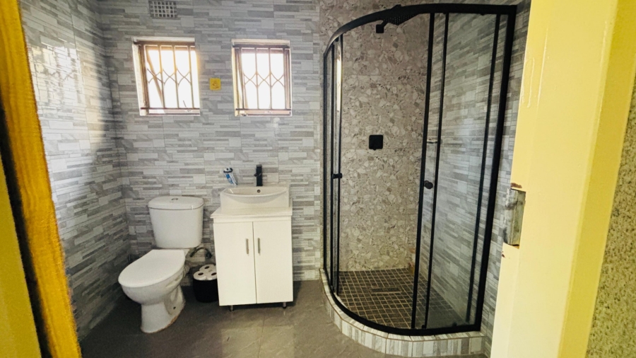  Bedroom Property for Sale in Palm Ridge Gauteng