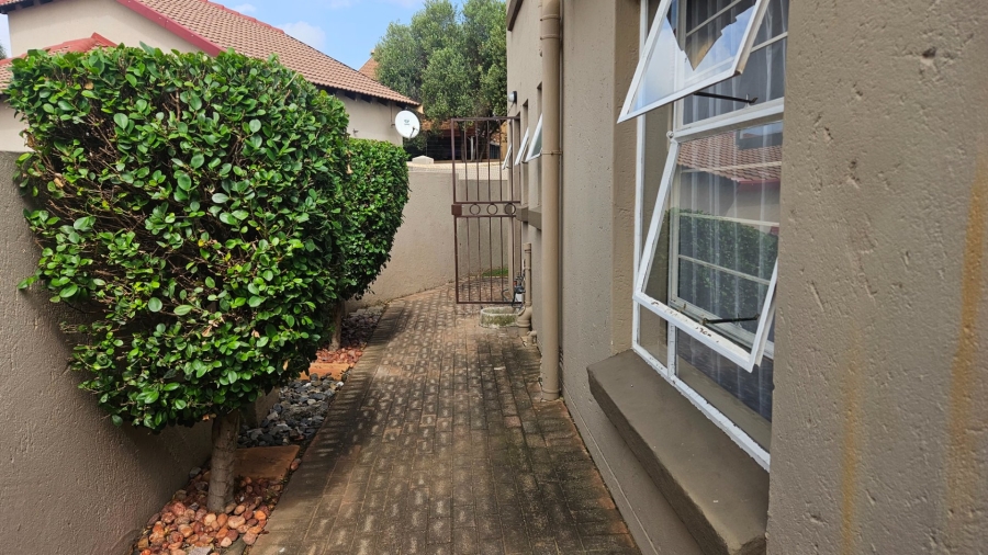 3 Bedroom Property for Sale in Heuwelsig Estate Gauteng