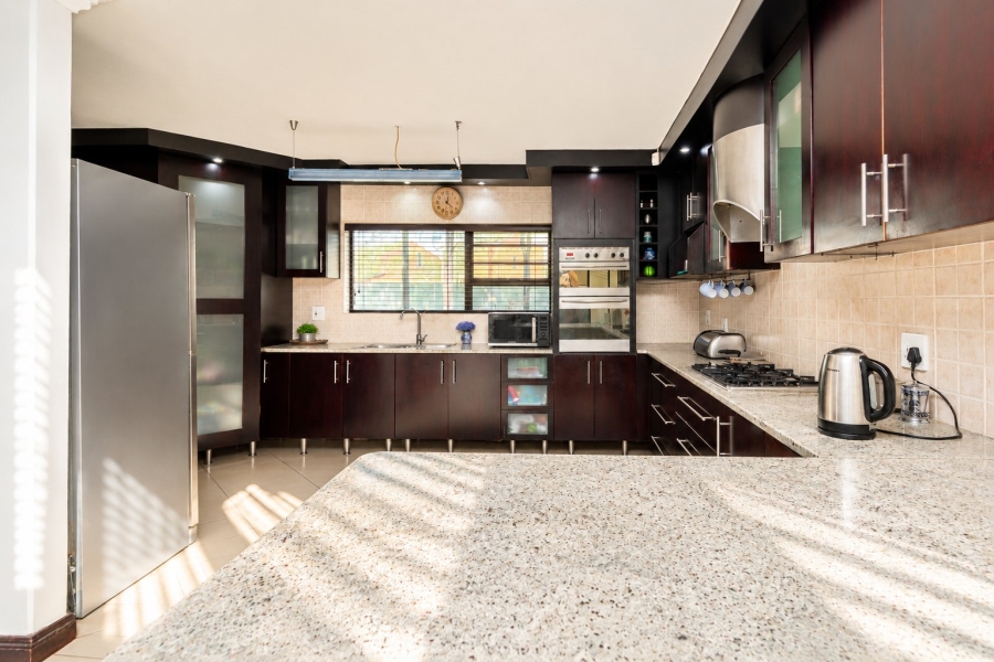4 Bedroom Property for Sale in Blue Hills AH Gauteng