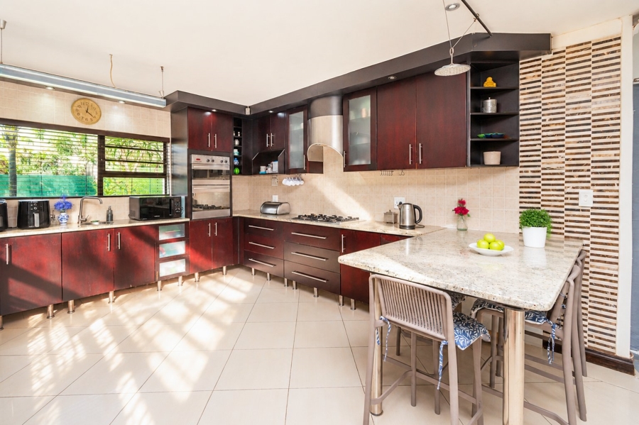4 Bedroom Property for Sale in Blue Hills AH Gauteng