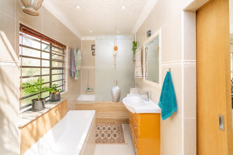 4 Bedroom Property for Sale in Blue Hills AH Gauteng
