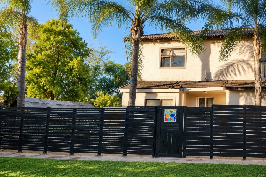 4 Bedroom Property for Sale in Blue Hills AH Gauteng